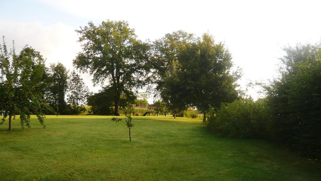 Bed & Breakfast - Maison De Marie Messimy-sur-Saone Eksteriør billede